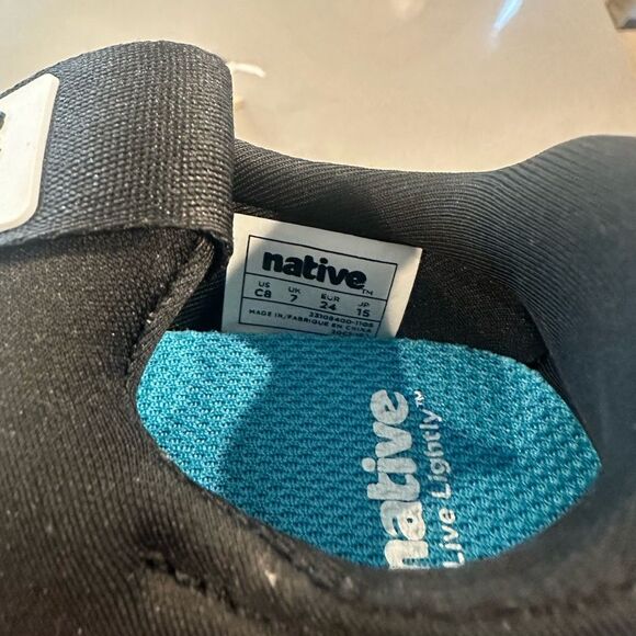 BRAND NEW WITH TAG!! Native Shoes Jefferson Hero Black/White size US C8 - Picture 6 of 6